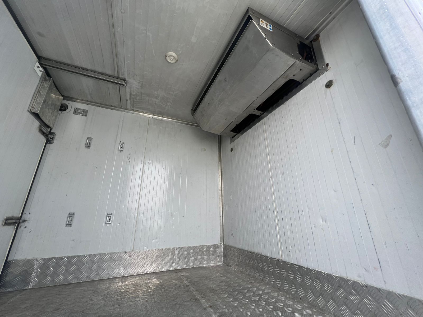 7afeadea-d800-473e-80f4-950e4c55ef04